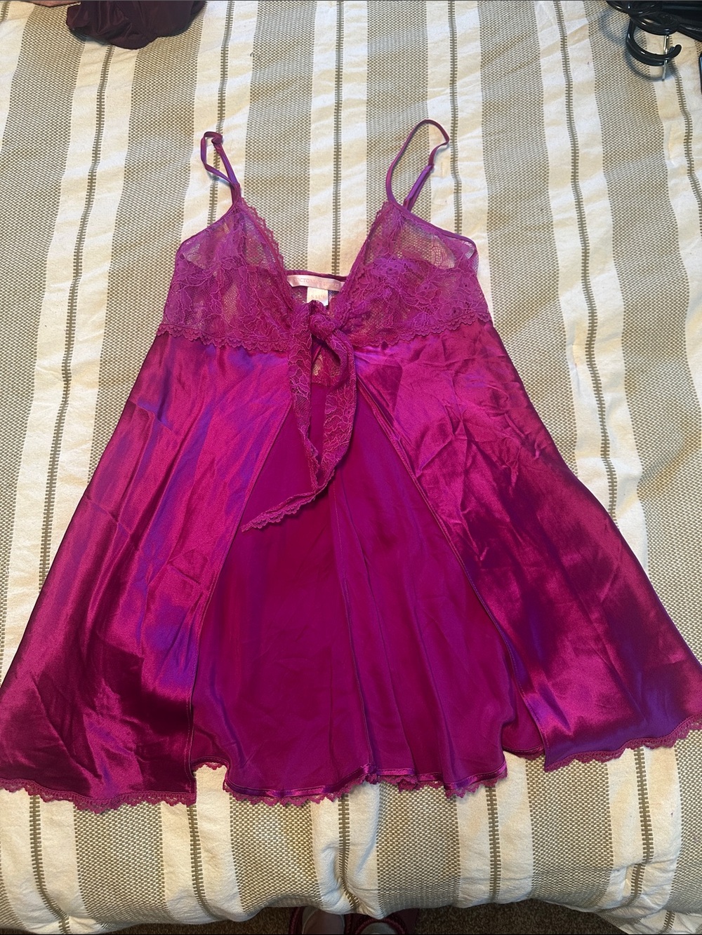 Victoria’s Secret 100% silk Y2K slip